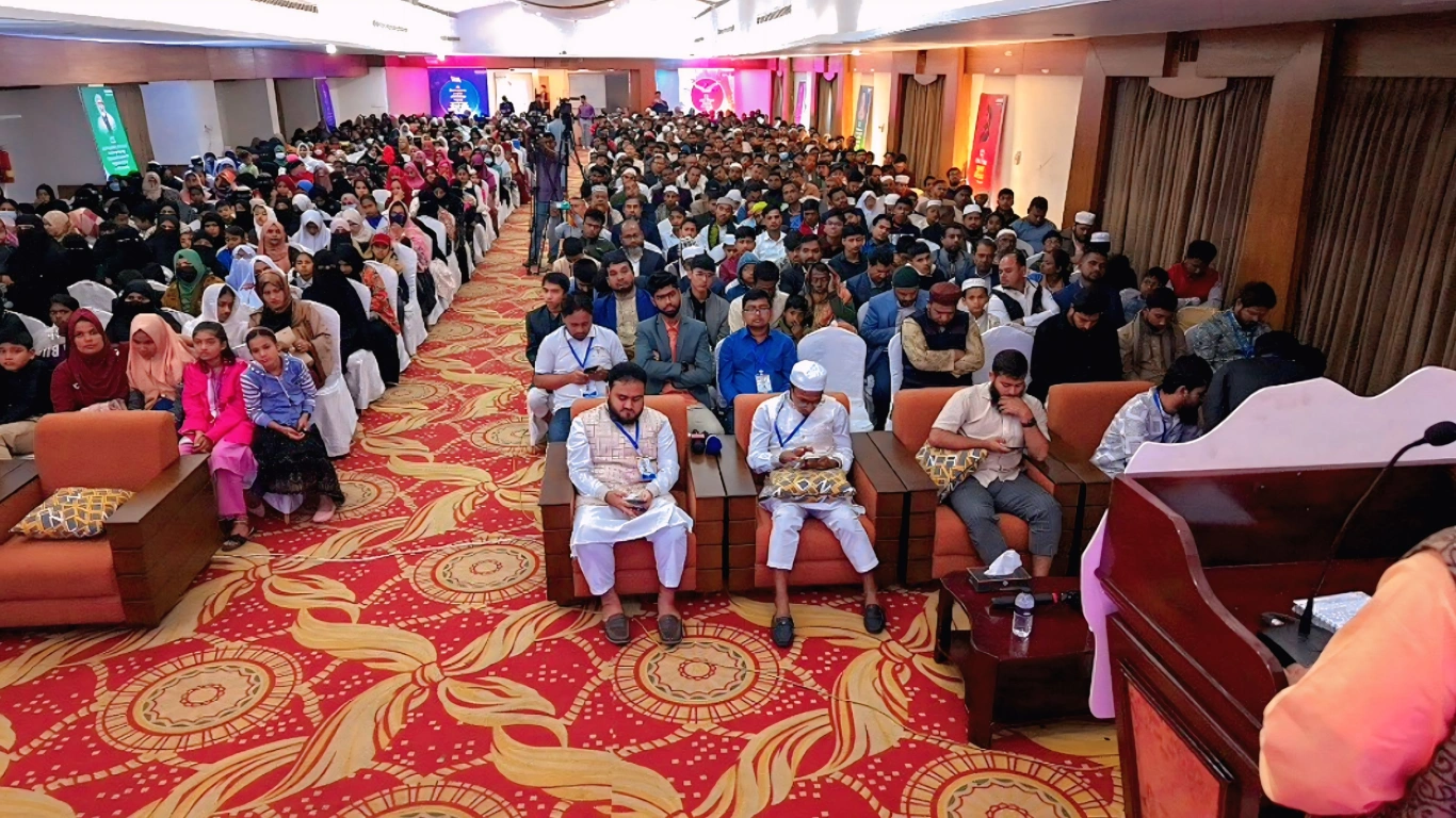 কিশোরকণ্ঠ মেধাবৃত্তি পরীক্ষা ২০২৬-এর পুরস্কার প্রদান অনুষ্ঠানে বৃত্তিপ্রাপ্ত শিক্ষার্থী ও অভিভাবকদের উপস্থিতি।