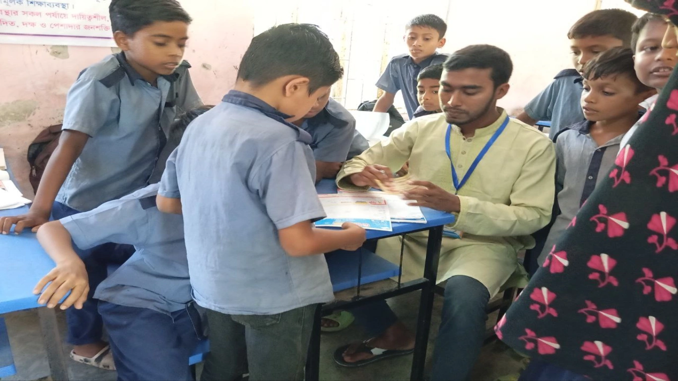 কিশোরকণ্ঠ মেধাবৃত্তি পরীক্ষা-২০২৫ এর রেজিস্ট্রেশন কার্যক্রমের বিভিন্ন অঞ্চলের কিছু চিত্র তুলে ধরা হলো।