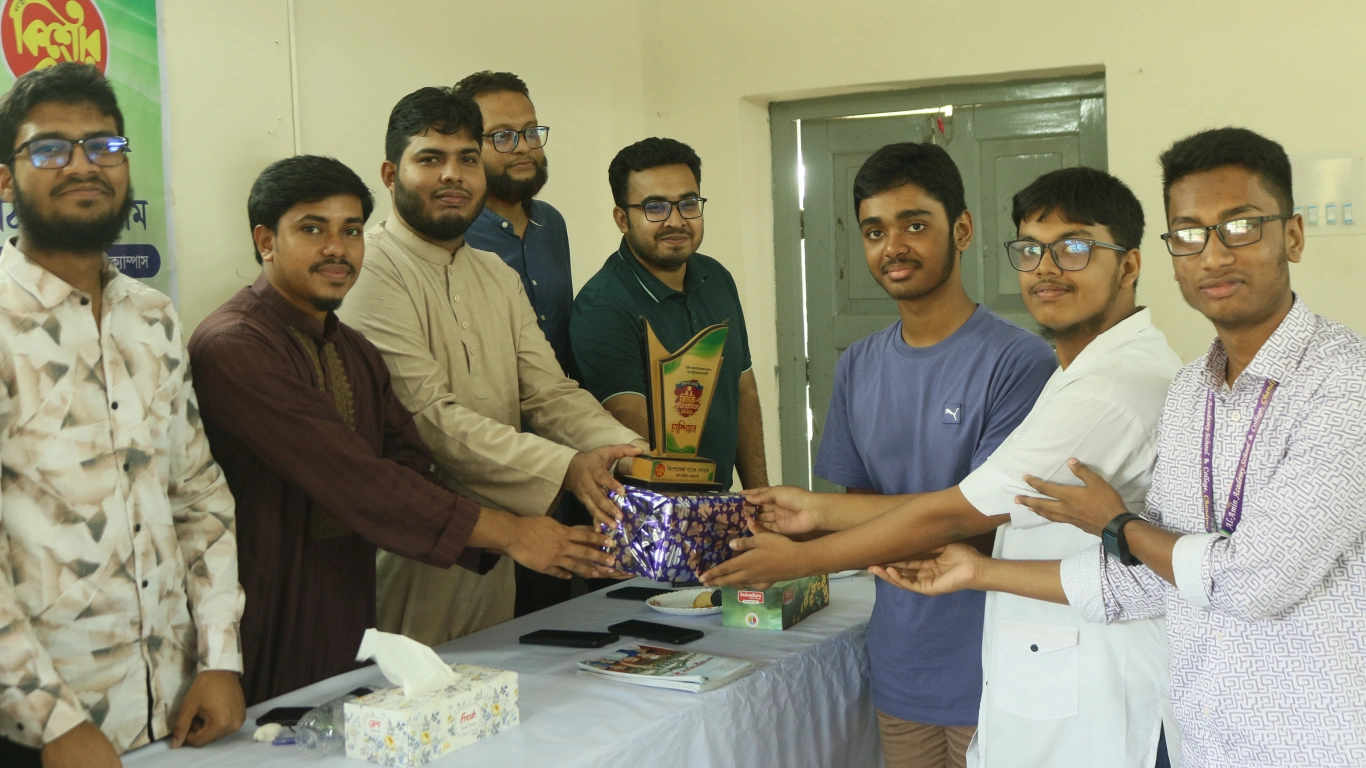 ‘তারুণ্যের প্রত্যয় বিতর্ক প্রতিযোগিতা-২০২৬’ এর চ্যাম্পিয়ন দল ‘মাটির রোদ’